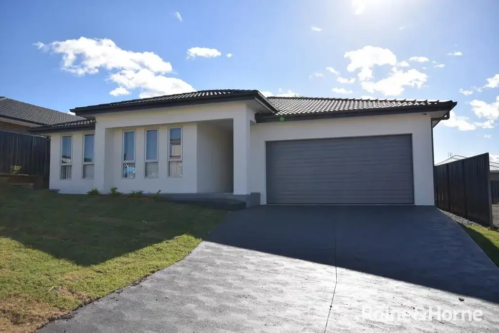 2 Bedroom Duplex close to the pond in Twin Waters