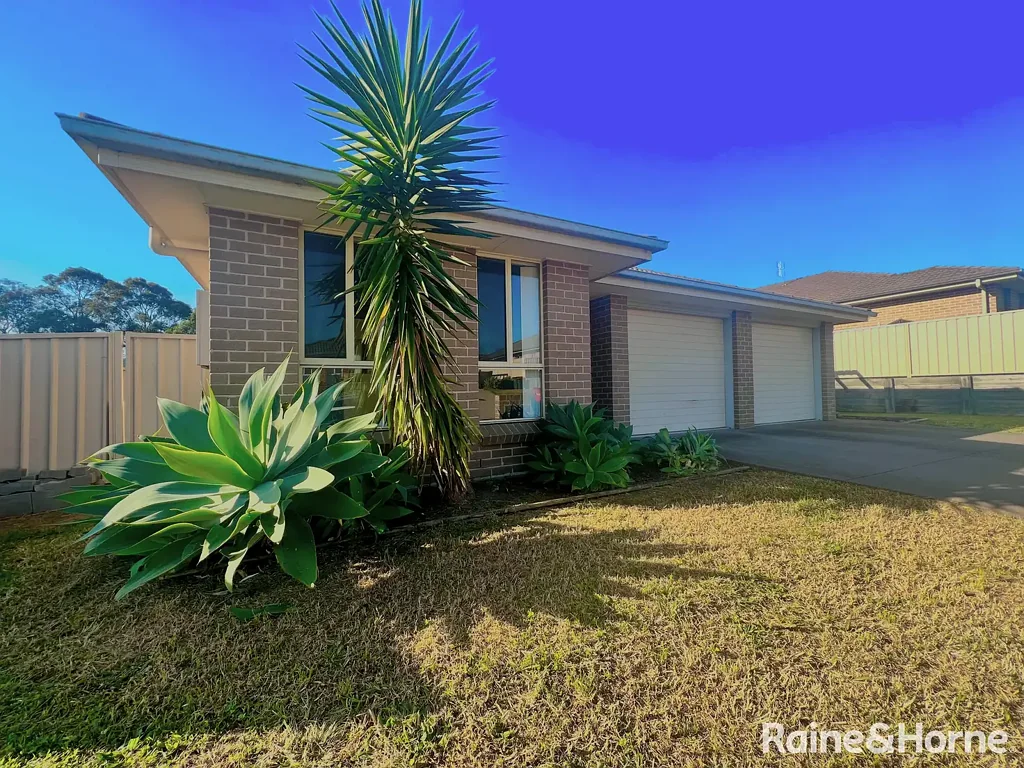 Modern Duplex in a Convenient Location