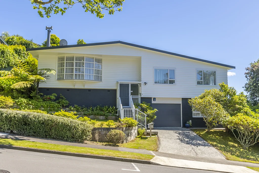 4 Sunrise Boulevard, Tawa, Wellington