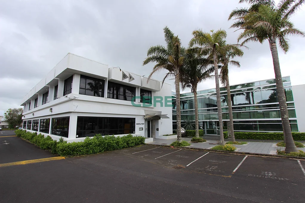 Epsom  CBRE - Opportunity to Expand