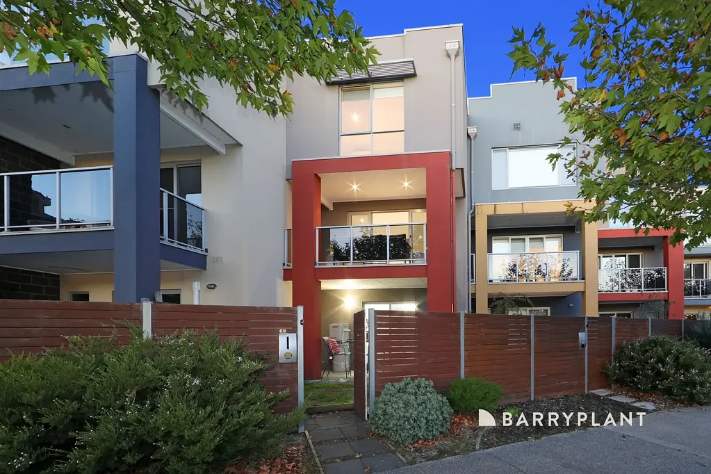 69 Lakeside Boulevard, Pakenham, VIC 3810