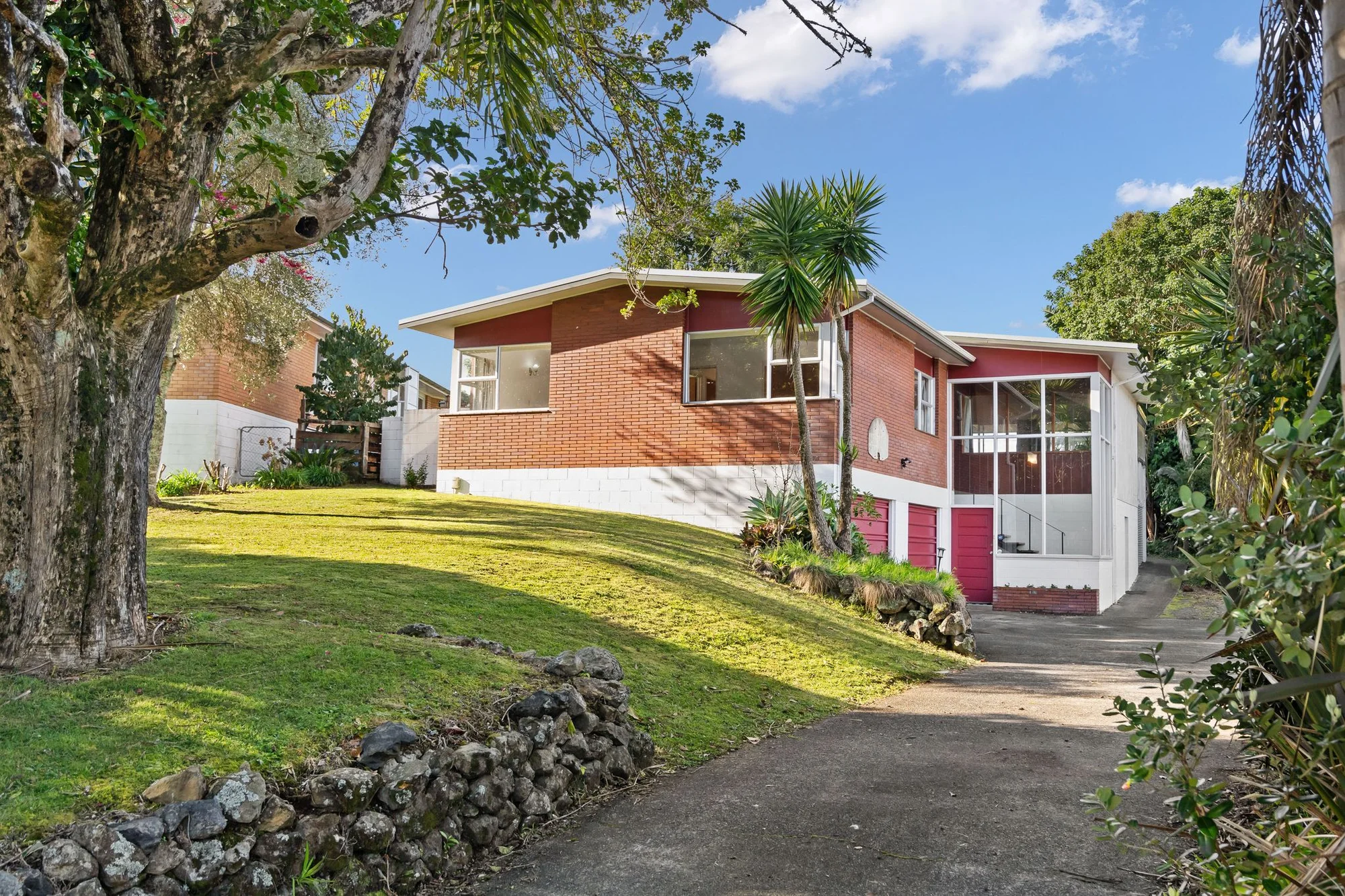 Te Kamo 3 Bedroom Rock-Solid, Space and Location!