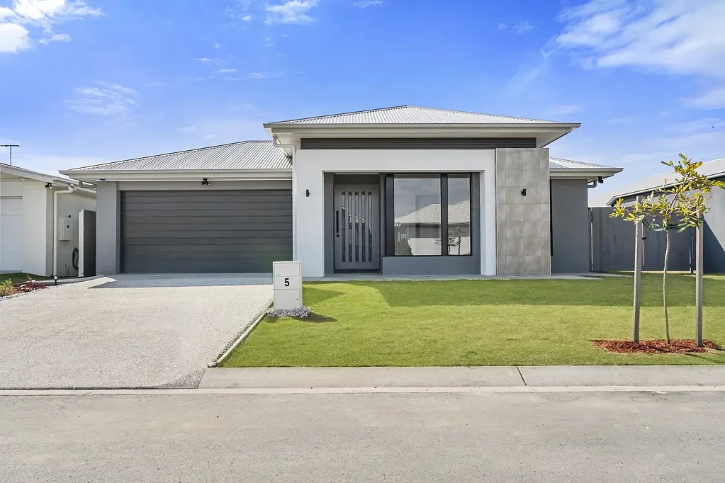 Brand-New Banya Home | Spacious Living & Ducted Air Conditioning!