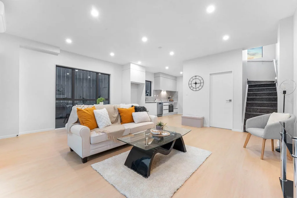 4/1 Edgewood Way, Henderson, Waitakere City, Auckland