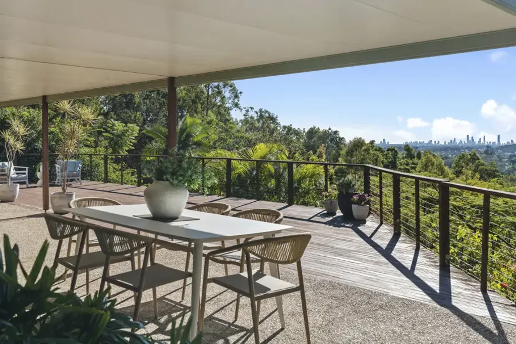 Mudgeeraba 5 Bedroom SUNDAY VIEWING AVAILABLE BY REQUEST
