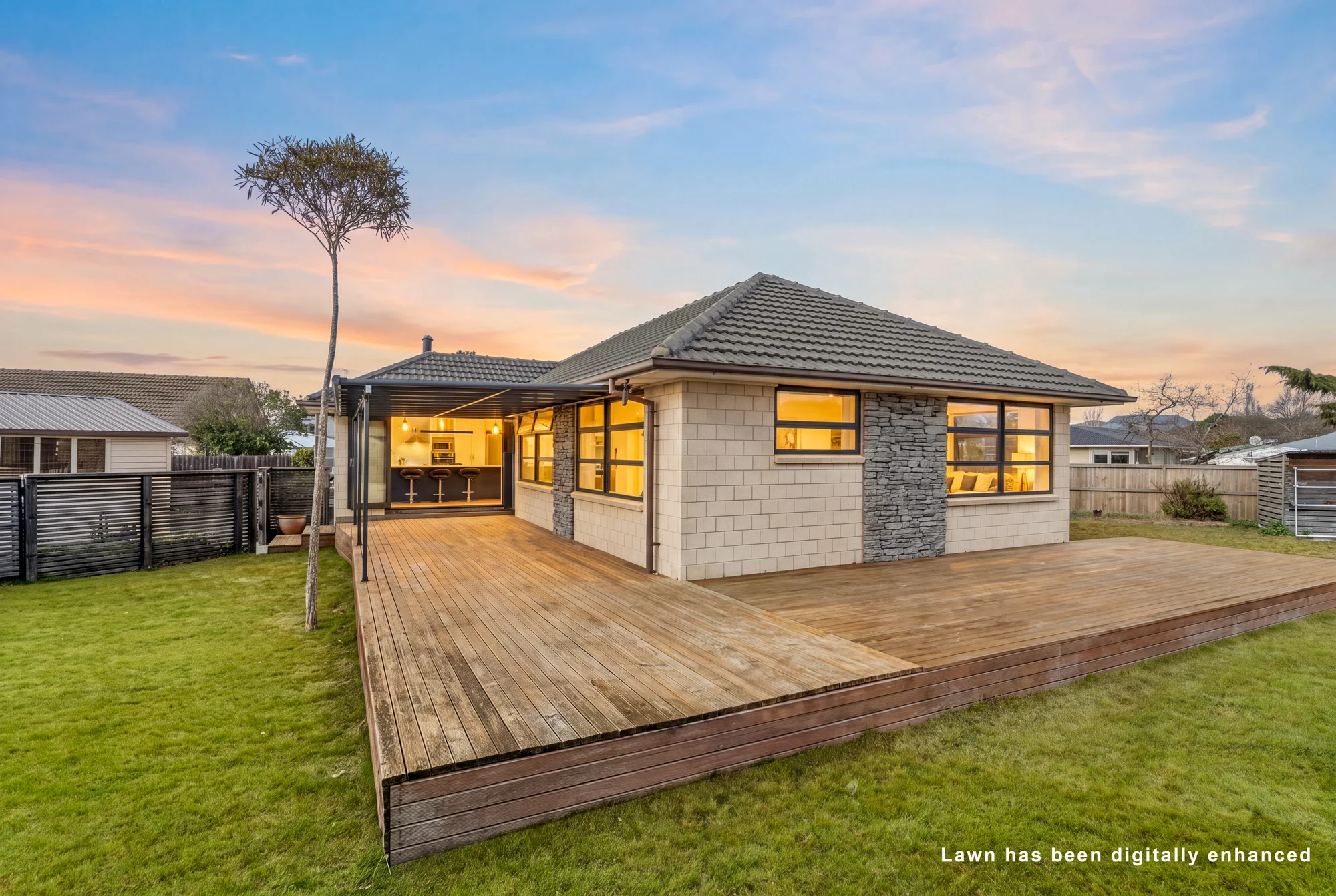 Wainoni 3房  Sun, Space & Standout Kitchen Living
