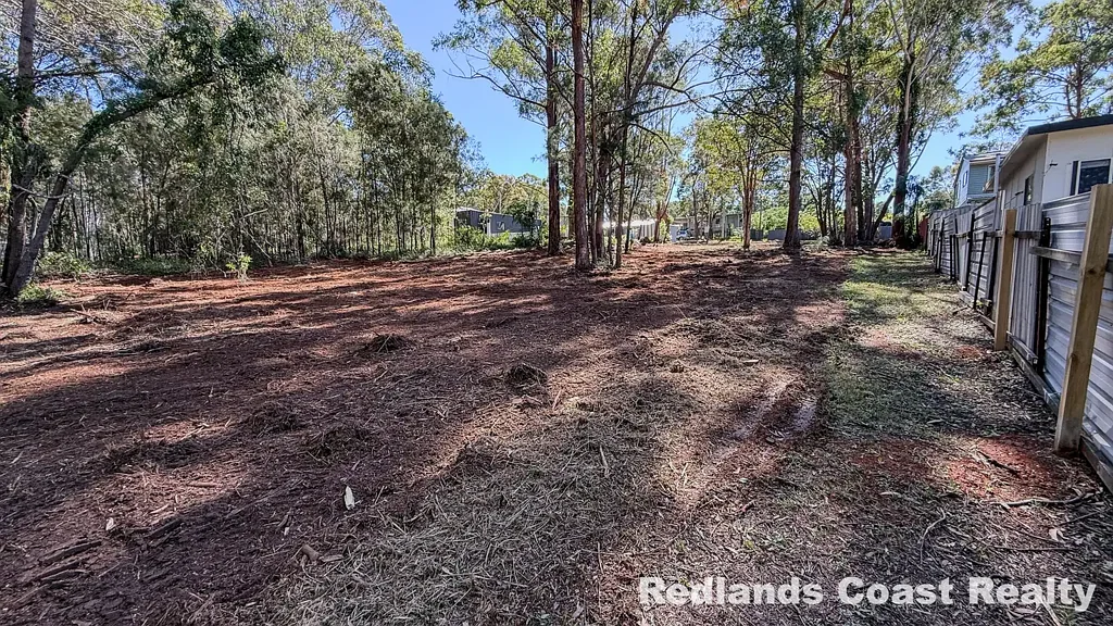 Russell Island Dual Frontage Potential – Elevated 592m² Block in Sought-After North End