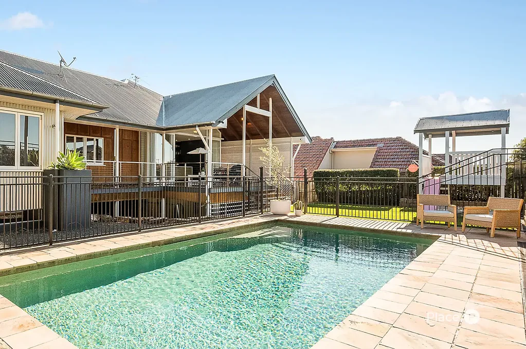 8 Wills Street, Coorparoo, QLD 4151