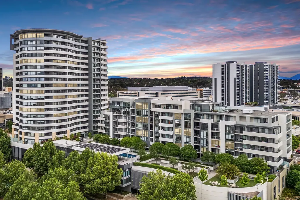 Belconnen 1房  Elevated Belconnen Living with Space, Style and Views