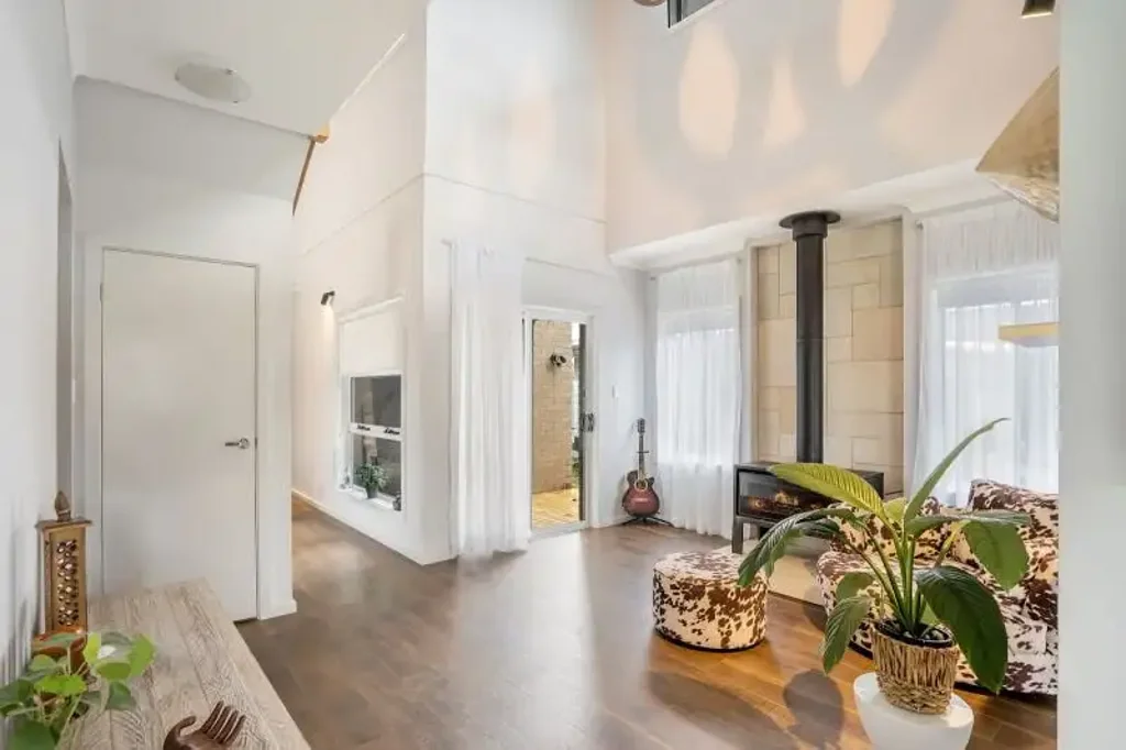 Fern Bay 5房  Custom-Built 5-Bedroom Stunner on 621m² – Room for a Pool!