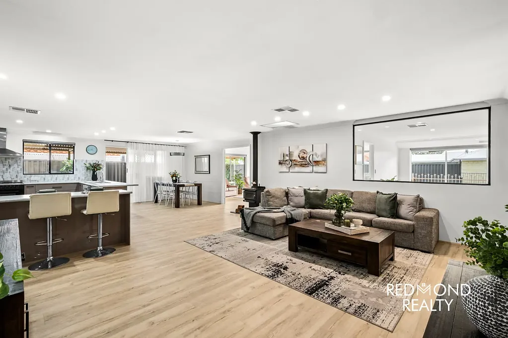 Tapping 5બેડરૂમ Exceptional Family Living with Room for Everyone!
