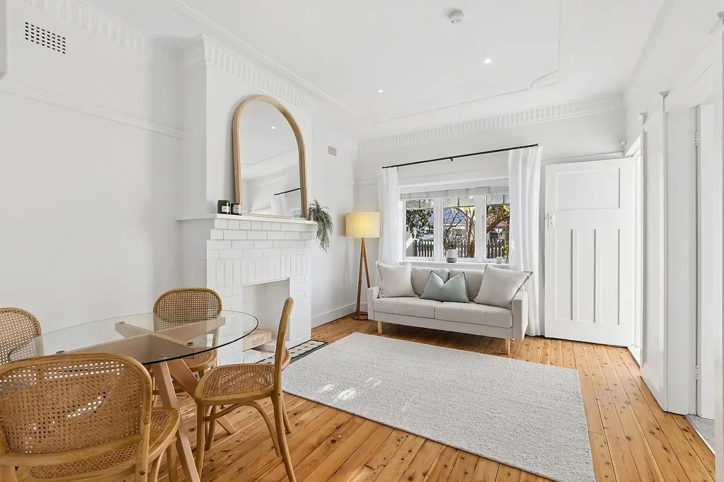 Cammeray 2房 精品特色建筑中的迷人公寓 Charming apartment in boutique character building