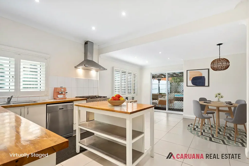 Rockdale 3房 Rockdale Park景观 优质双砖三卧 现代燃气厨卫 私人泳池甲板 街道外双车位 步行学校交通 Delightful Double Brick Parkside Retreat