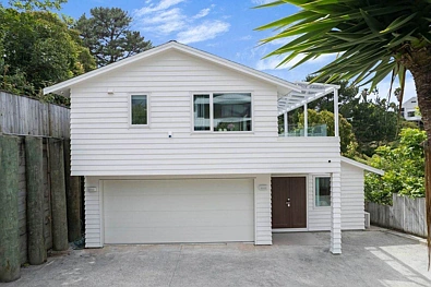 Charming 4-Bedroom Home with Double Garage!