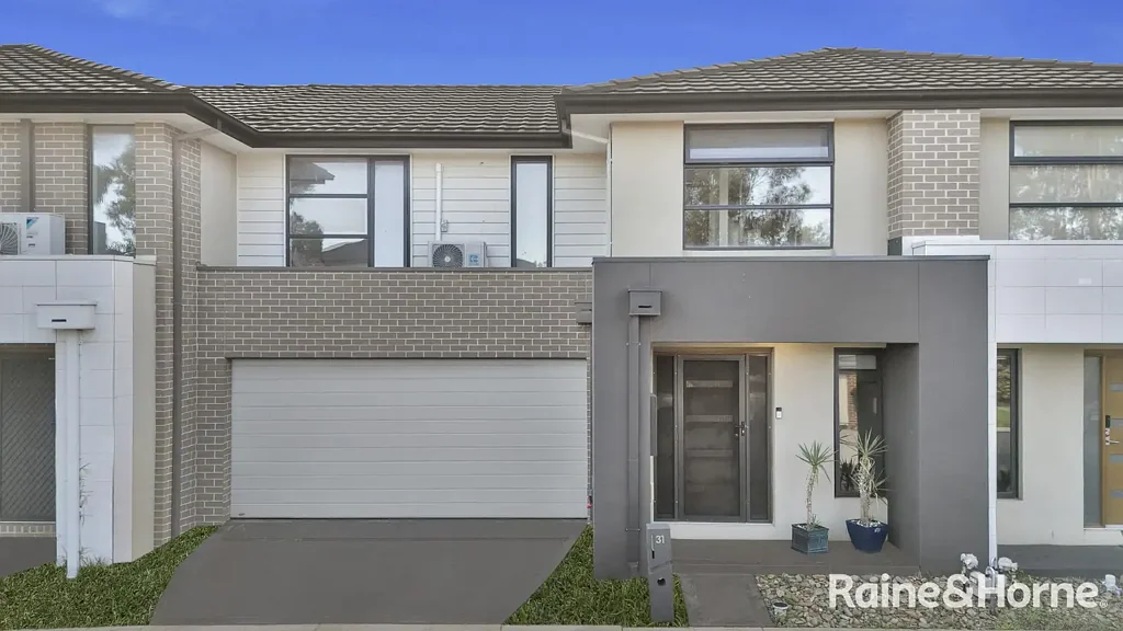 Werribee 3 Bedroom STUNNING FAMILY HOME IN HARPLEY ESTATE