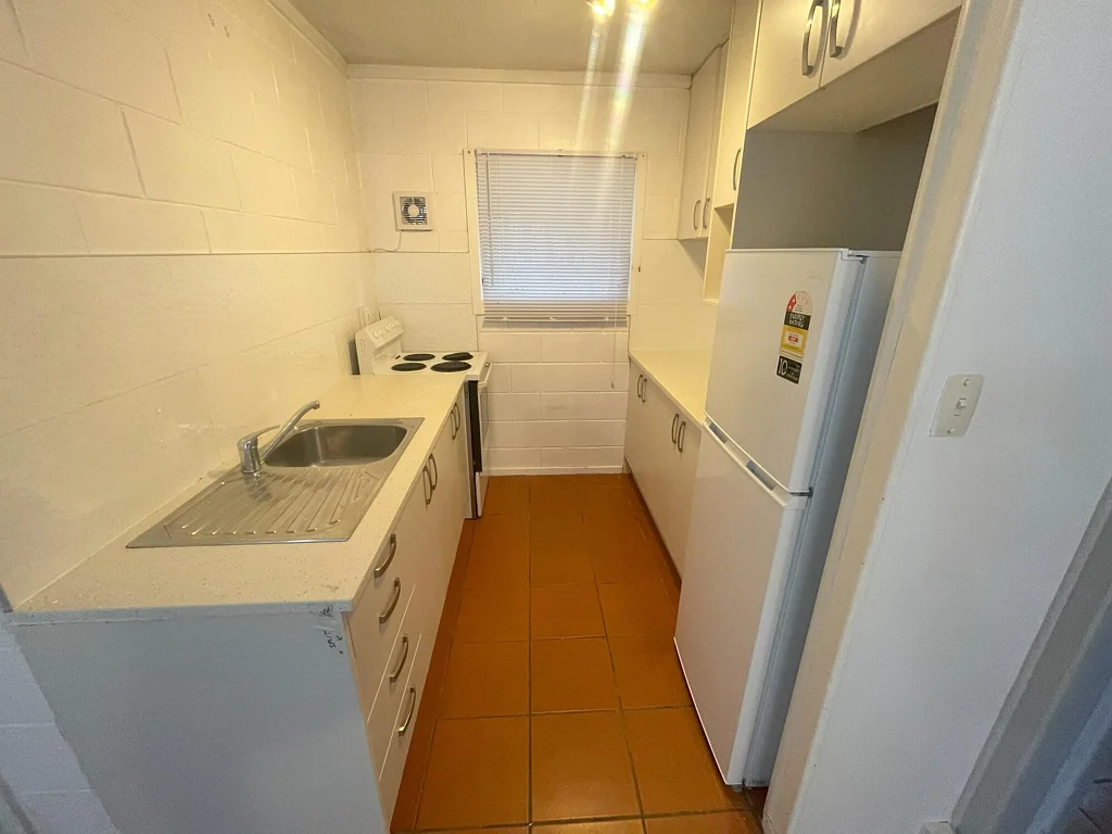 A Hidden Gem with Communal Pool - Epsom