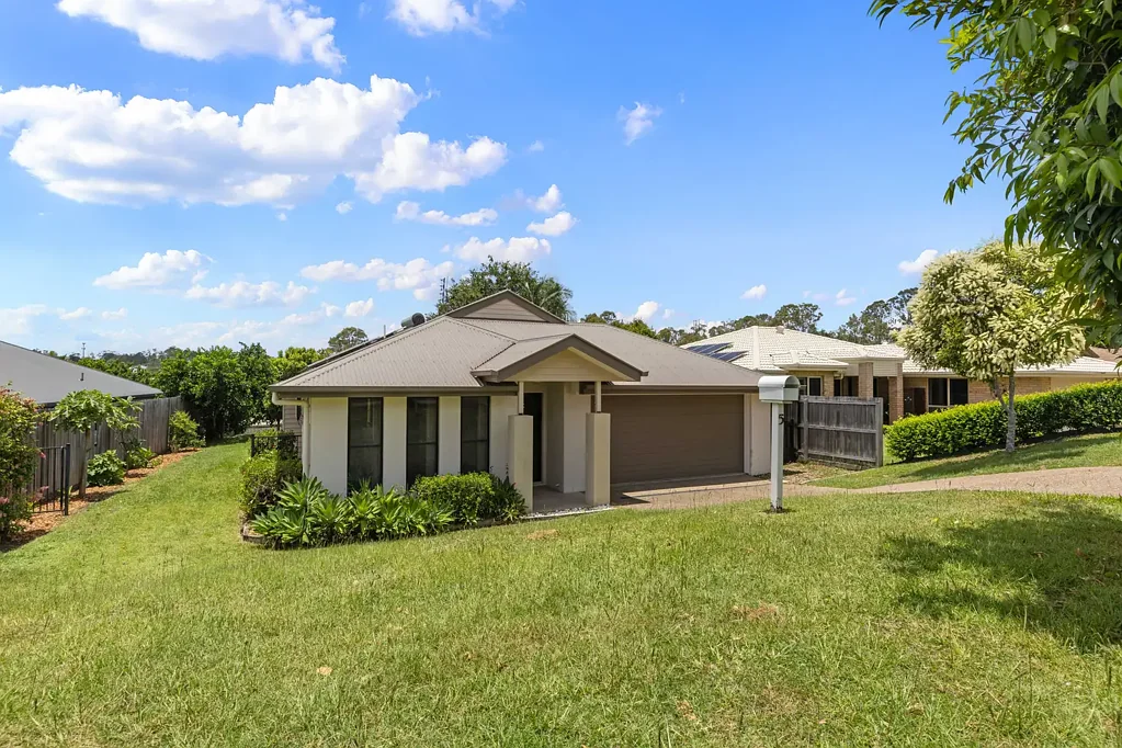 5 Parkview Close, Southside, QLD 4570