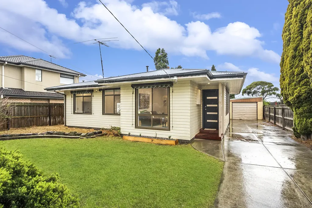 Norlane 3Kwarto Fully Renovated & Modernised - Move Straight In with Potential 2 Dwellings at the Back (STCA)