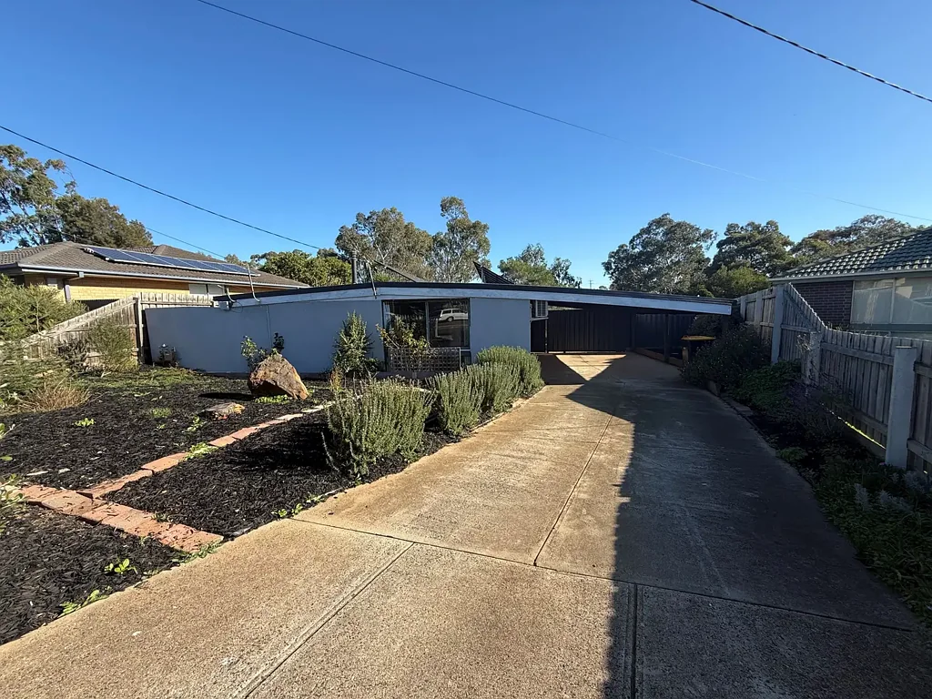 18 Hornbuckle Crescent, Melton, VIC 3337