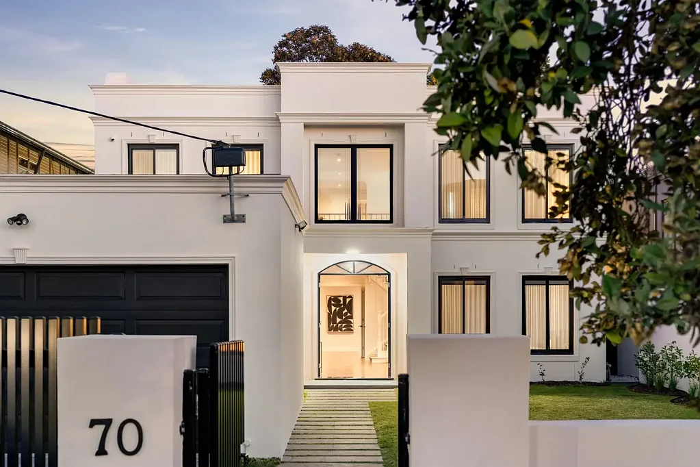 Prestigious Brighton Living in an Unrivalled Family Location