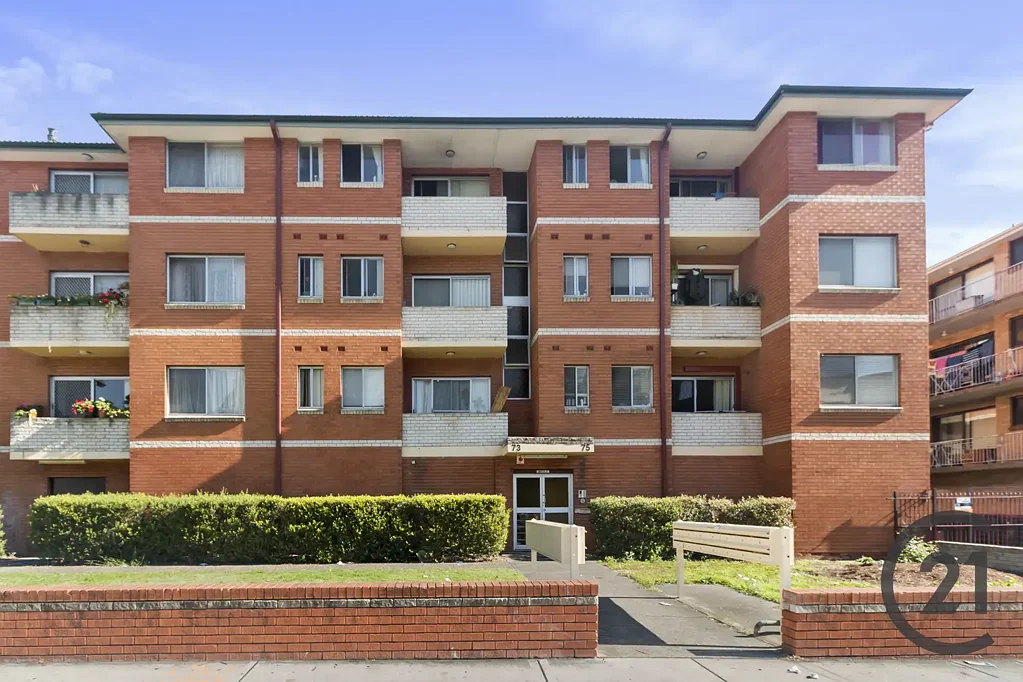 WALKING DISTANCE TO ALL AMENITIES