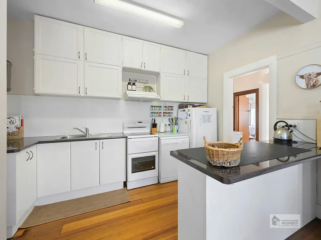 Montello 4房  Ticks All the Boxes - House, Shed, 4 Bedrooms and 2 Bathrooms