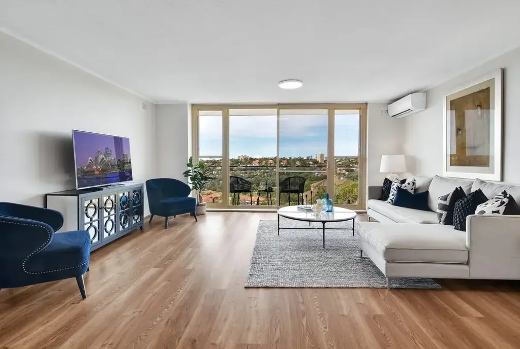 Classy Cammeray Apartment