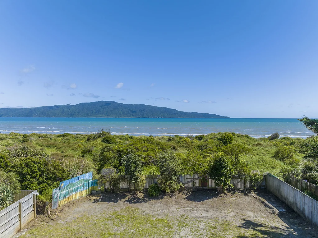 Paraparaumu Beach A True Beachfront Blank Canvas