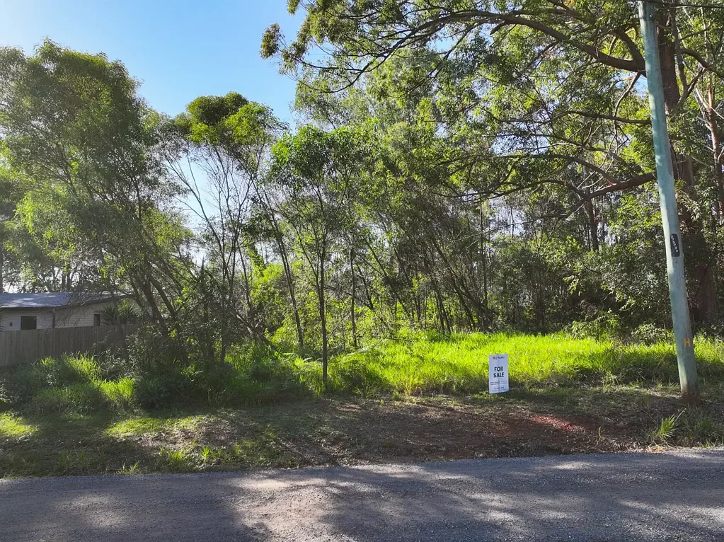 Russell Island Elevated 597m² Block - Container Included
