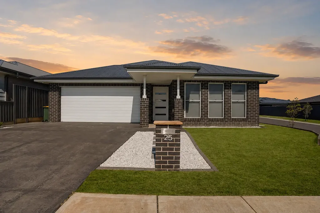 Spring Farm 4chambre Modern home, Entertainers Delight!