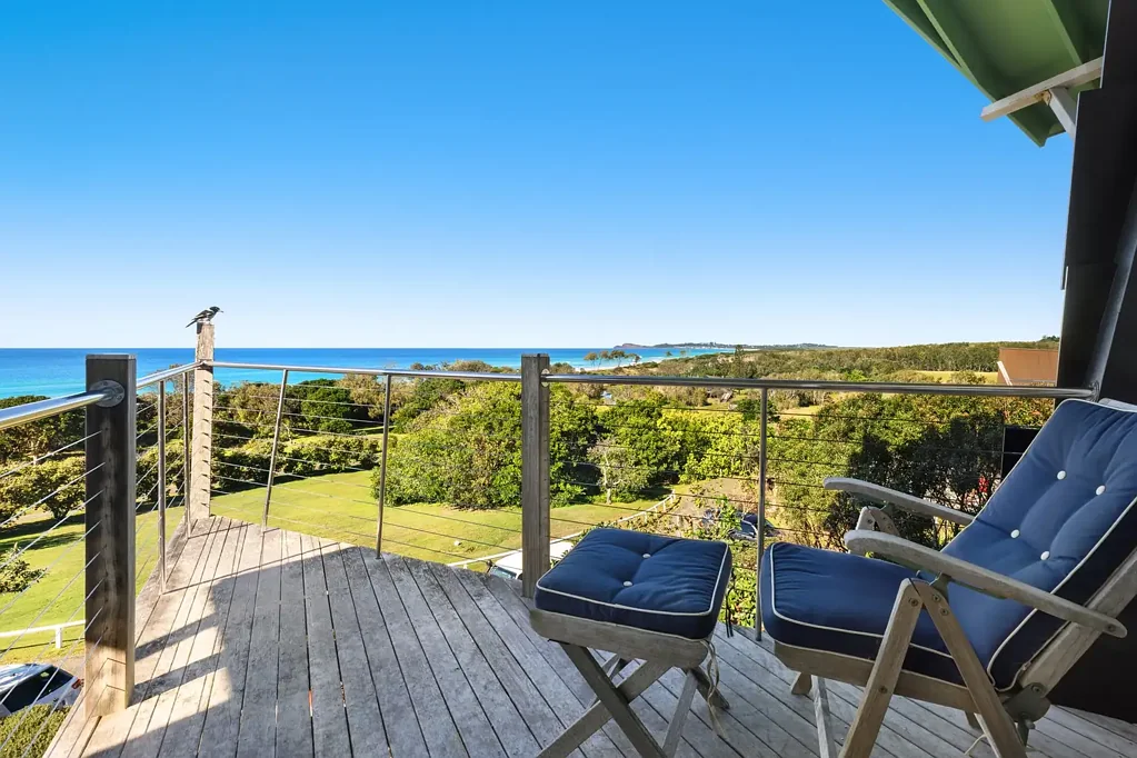 Broken Head 3 Slaapkamer Absolute Beachfront to Nature’s Spectacle: Whales, Dolphins & Coastal Birdlife