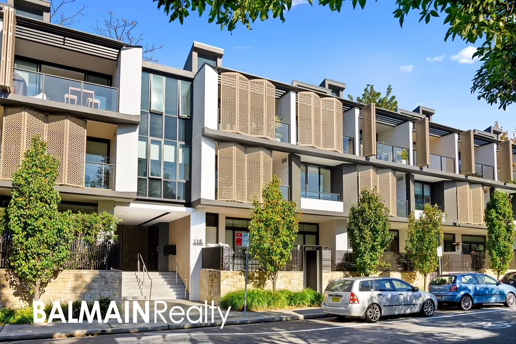 Rozelle 2બેડરૂમ Luxurious North Facing Terrace Style Apartment with Dual Entry & Level Access, Home Office, Secure Parking & Storage Cage
