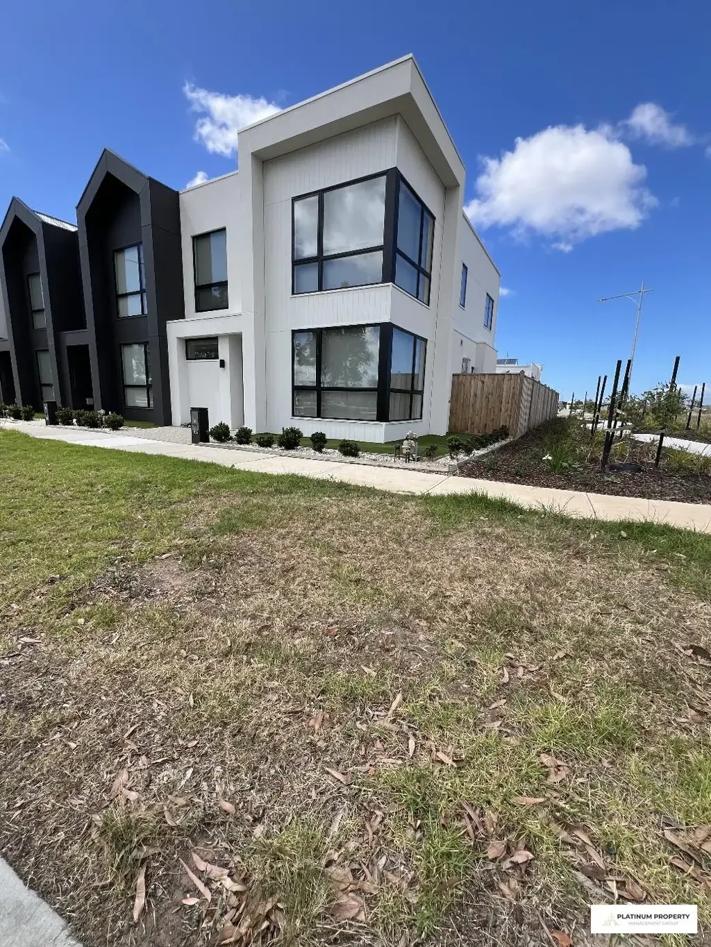 FULLY FURNISHED, PRIVATE ROOM, PRIVATE ENSUITE, INCLUDING BILLS, AVAILABLE NOW, ACCOMODATION IN WILLIAMS LANDING