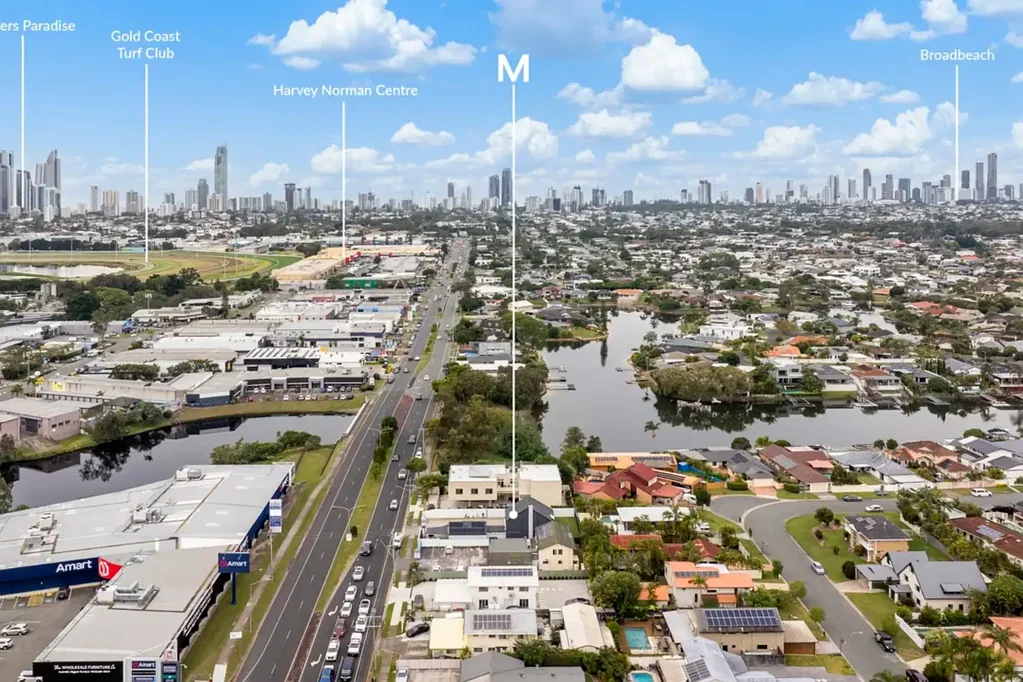 Benowa 3Phòng ngủ High-Exposure Dual-Building Medical / Commercial Asset — Immediate Income & Development Upside