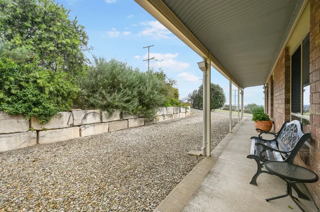 18 Emmanulla Drive, Kingsthorpe, QLD 4400