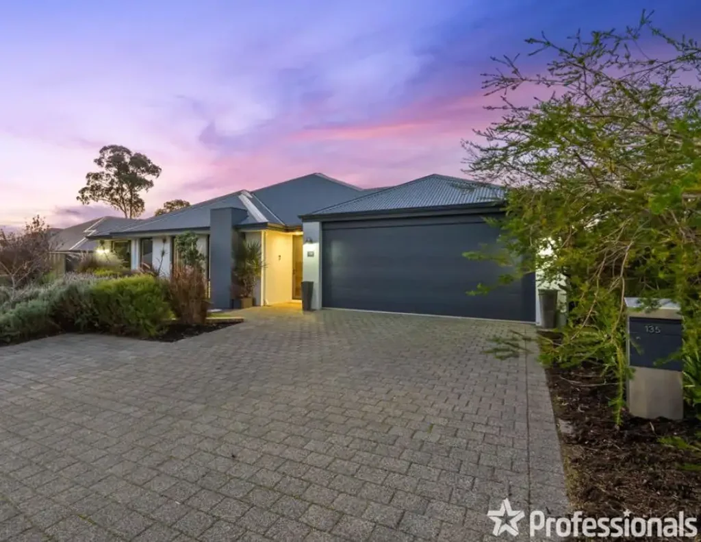 135 Bellingham Parade, Wellard, WA 6170