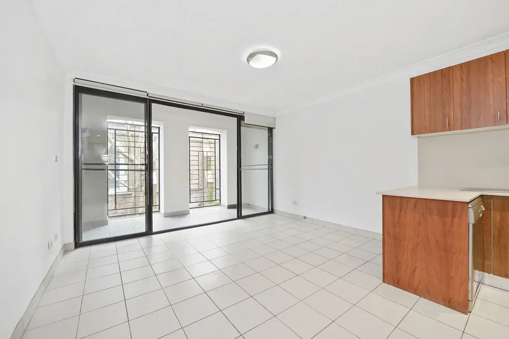 Spacious freshly painted modern security apartment in the heart of Surry Hills