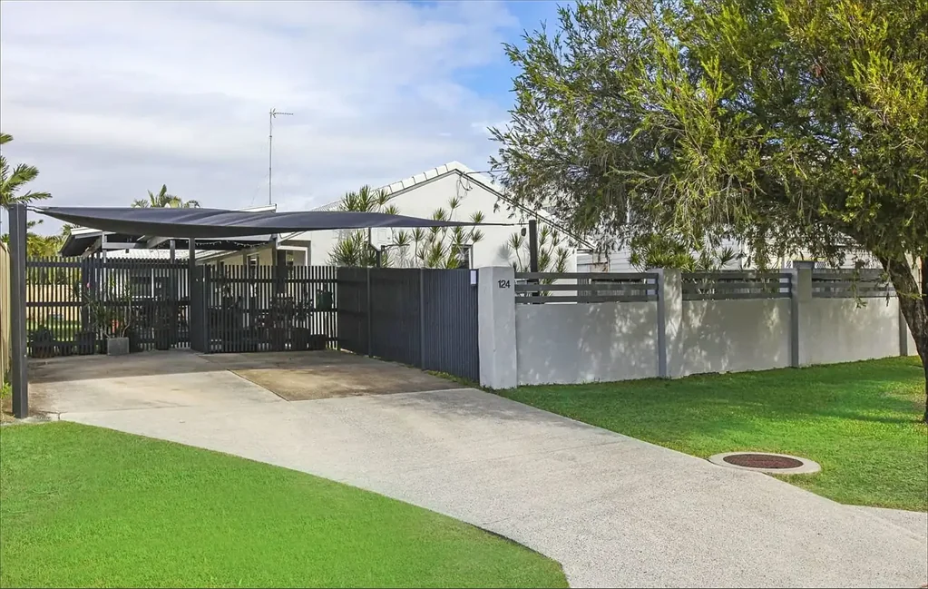 Spacious Family Home in Prime Benowa Location