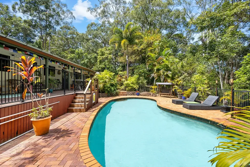Buderim 6Moenga Dual living on private coastal Acreage - close to town and beach!