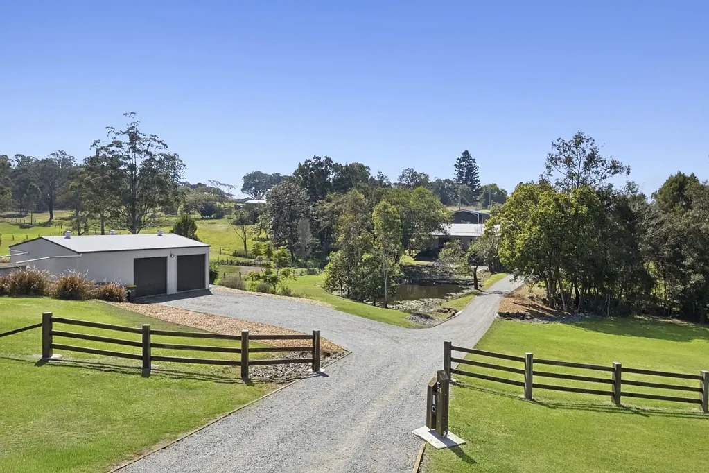 Pie Creek 4બેડરૂમ ​Peace, Privacy, Outlook on Parklike 2 Acres with Dam