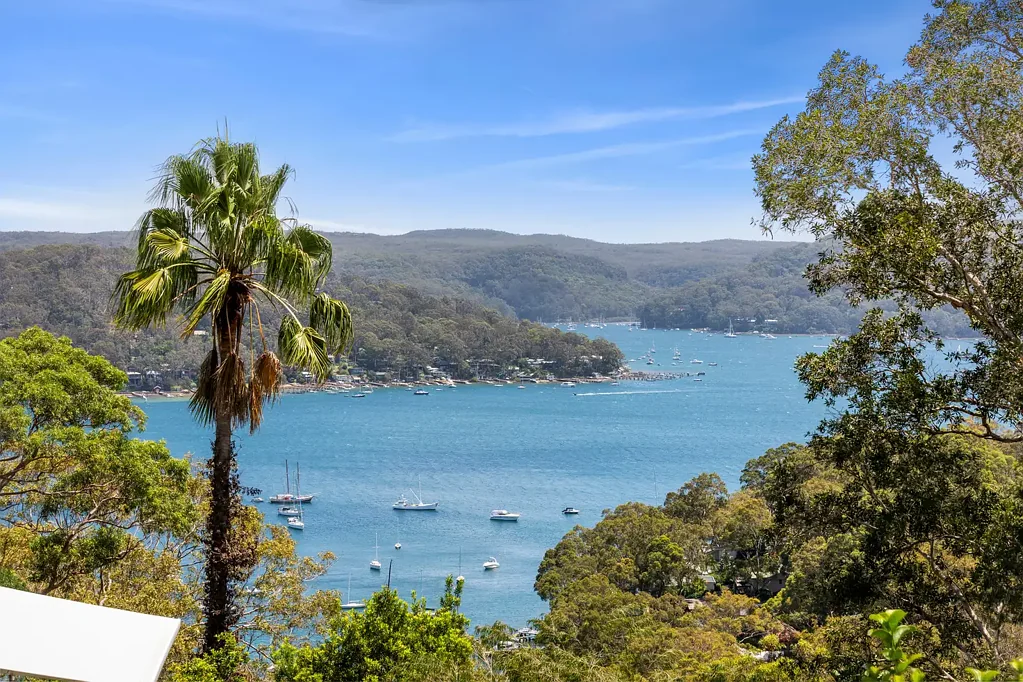 Bilgola Plateau 4 Bedroom Spectacular Pittwater views; superb design for families