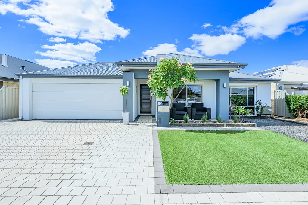 Byford 4Zimmer Modern Family Living in the Beautiful Woodland Grove Estate