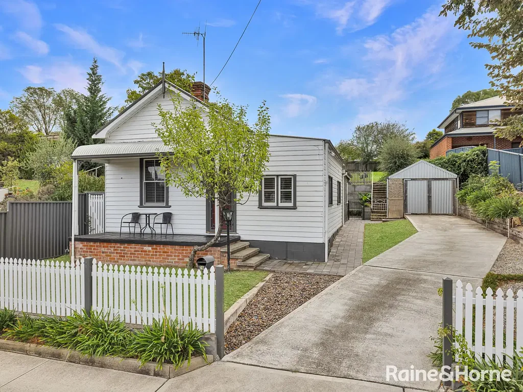 South Bathurst 3房  CHARMING RENOVATED COTTAGE WITH AIRBNB APPEAL