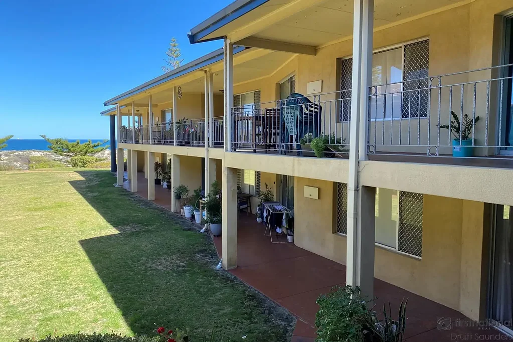 Unmatched Beachfront Living
HOME OPEN SATURDAY 25 JULY AT 10.30AM SHARP!