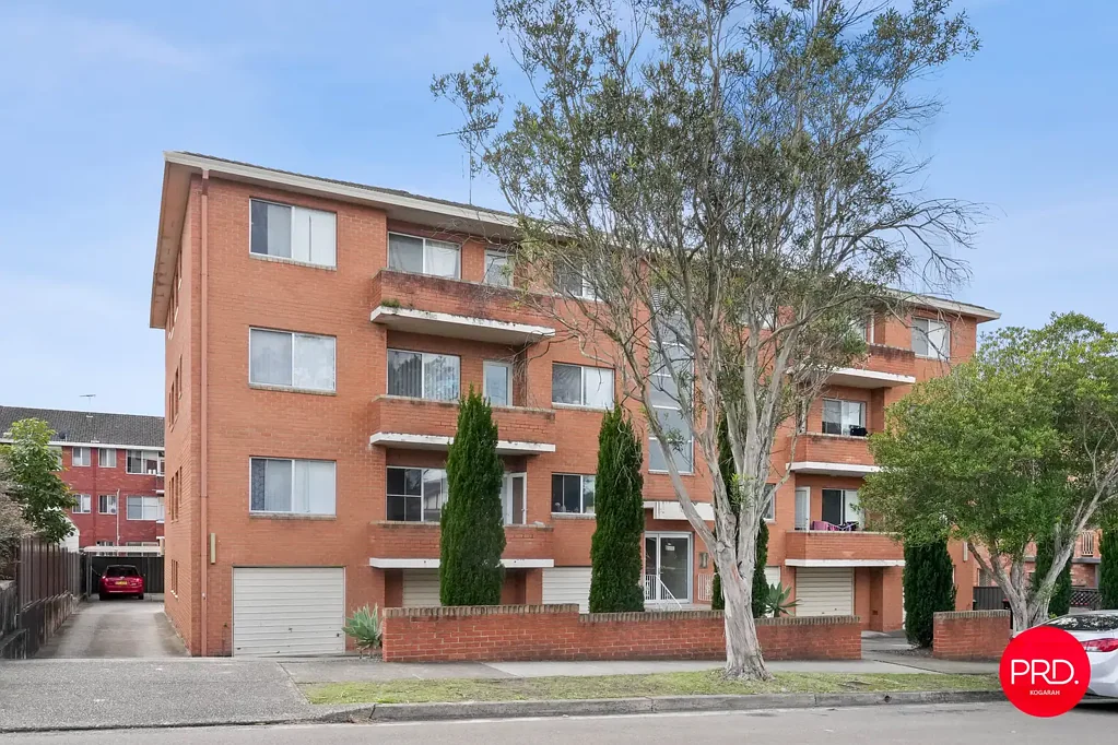 Kogarah 2房 Kogarah中心便捷 400米生活圈 宽敞开敞空间 私人阳台惬意 设备齐全厨房 安全车库停车 Two-Bedroom unit with Lock-Up Garage in a Prime Kogarah Location