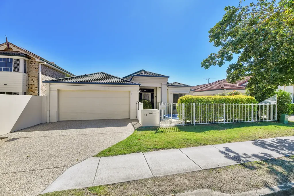 Westlake 4房  Outstanding Low Maintenance Family Residence in Westlake !