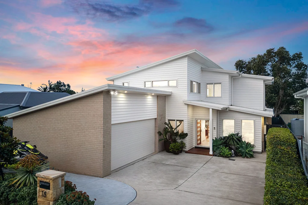 18 Ventura Avenue, Bateau Bay, NSW 2261