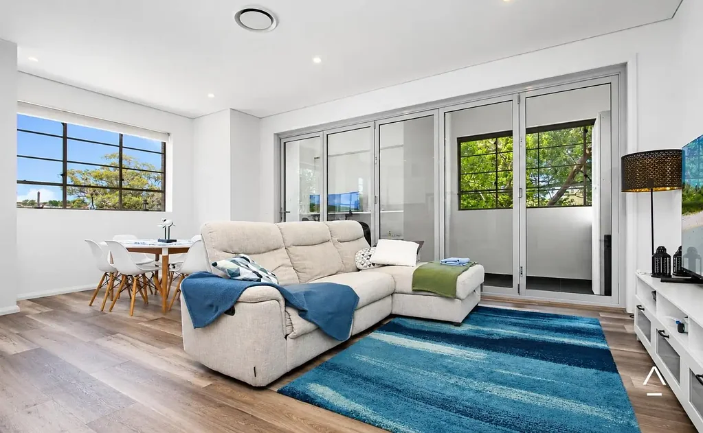 Sophisticated Chiswick Living with Seamless Indoor/Outdoor Entertaining