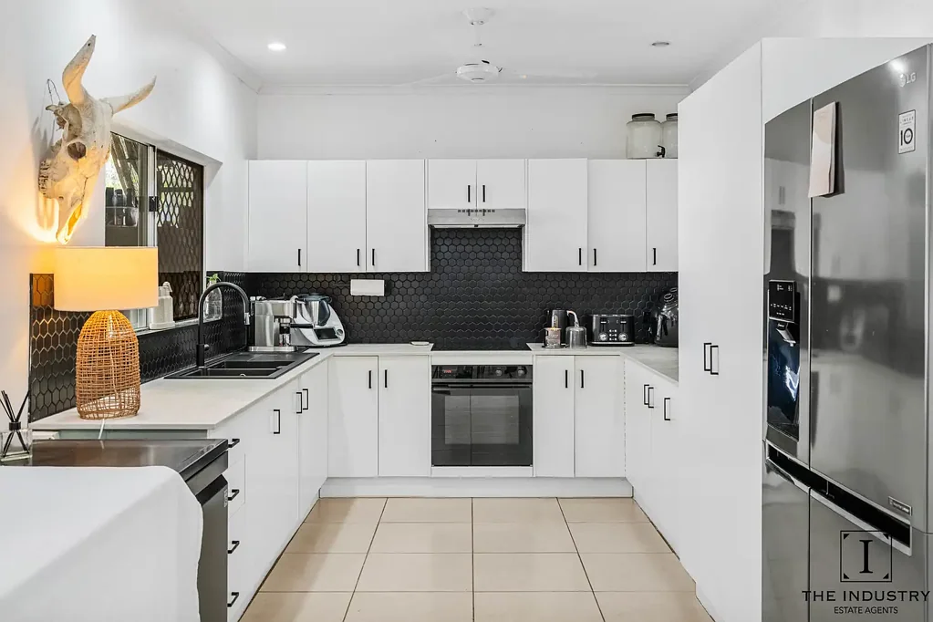 Spacious Family Living on a Generous 740m² Block