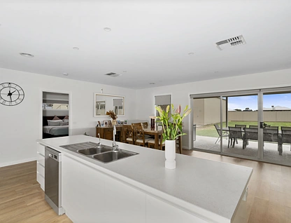 86 Bruton Street, Tocumwal, NSW 2714, 4房, 2浴, 独立屋